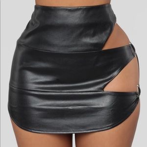 Cut Them Out Skirt (Black)
